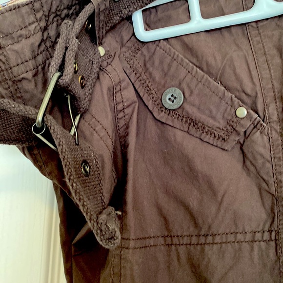 Dark brown cargo pants-capri style with removable belt-lightweight - Picture 5 of 8